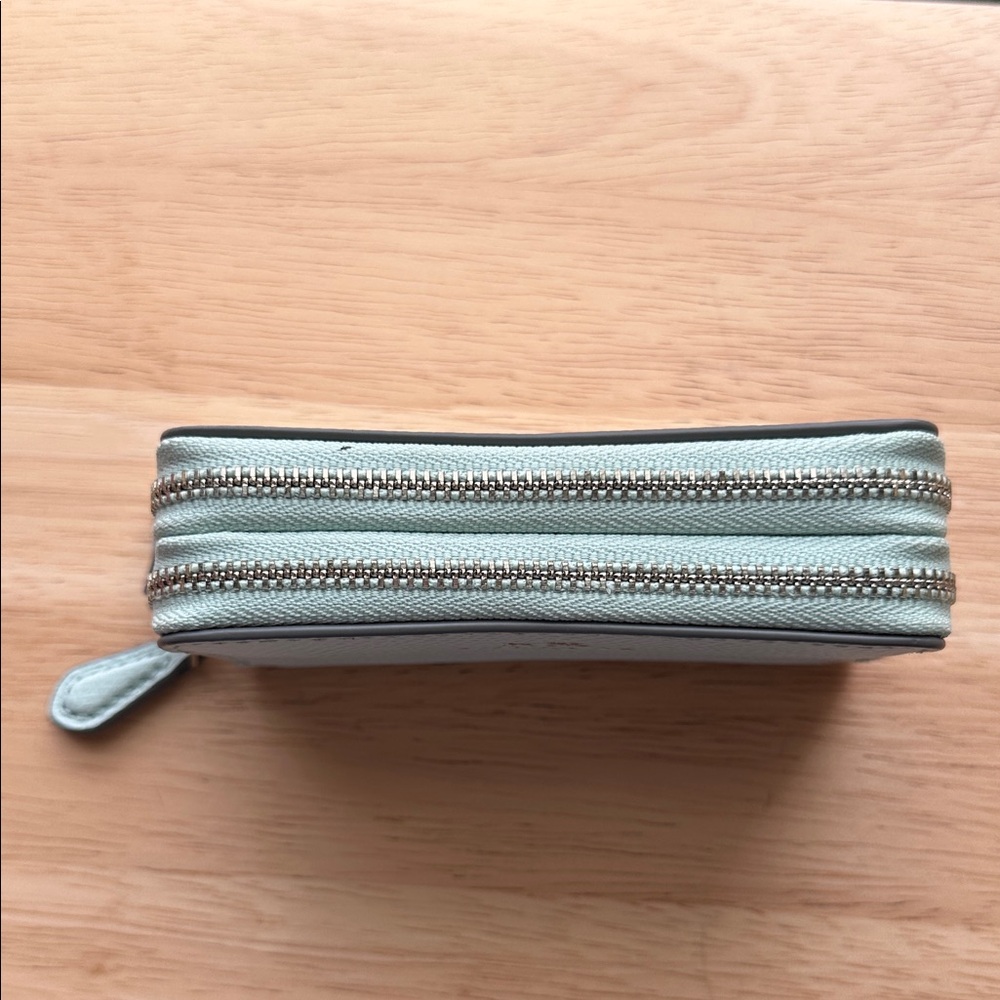 Coach Pastel Green Leather Wallet - Picture 4 of 6